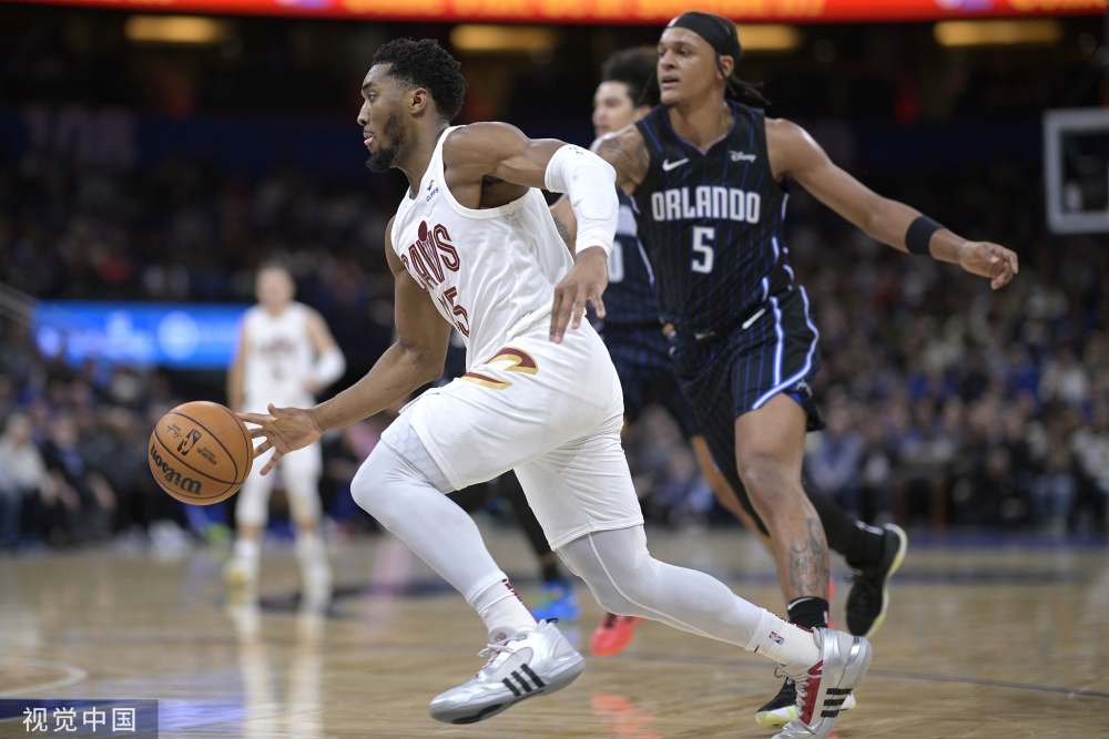 骑士大胜老鹰,继续保持胜势 骑士大胜老鹰,继续保持胜势