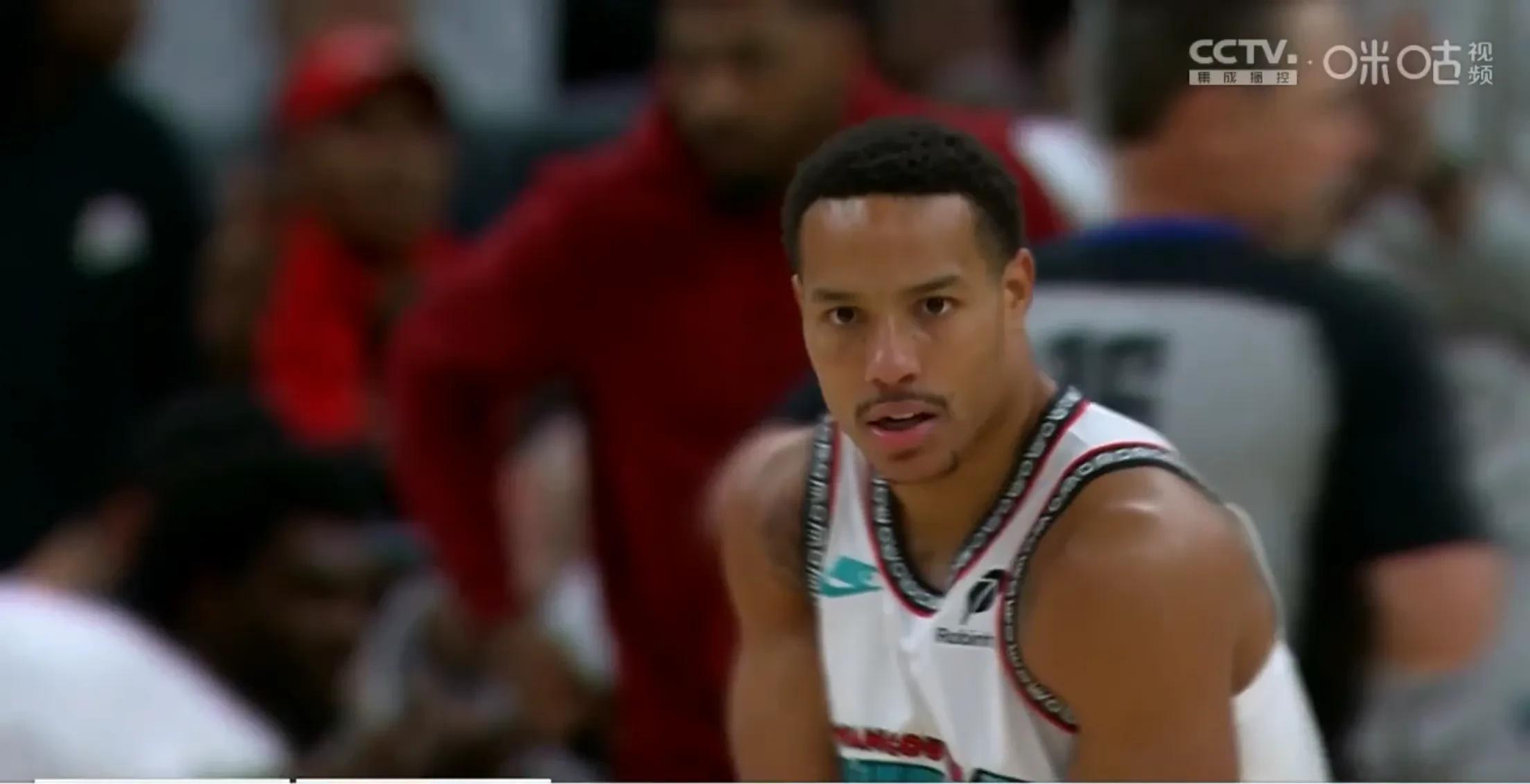 爱游戏在线-灰熊队战胜奇才队,莫兰特砍下31分助球队胜出