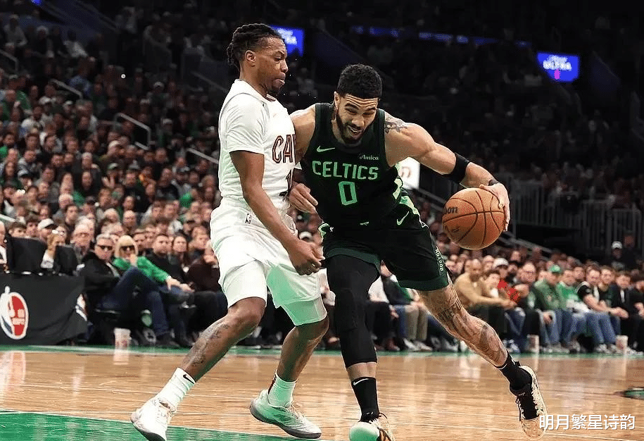 爱游戏APP-凯尔特人队主场逆袭骑士队实现复仇