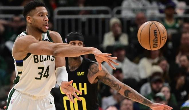 雄鹿不敌独行侠,字母哥空砍25分 雄鹿不敌独行侠,字母哥空砍25分