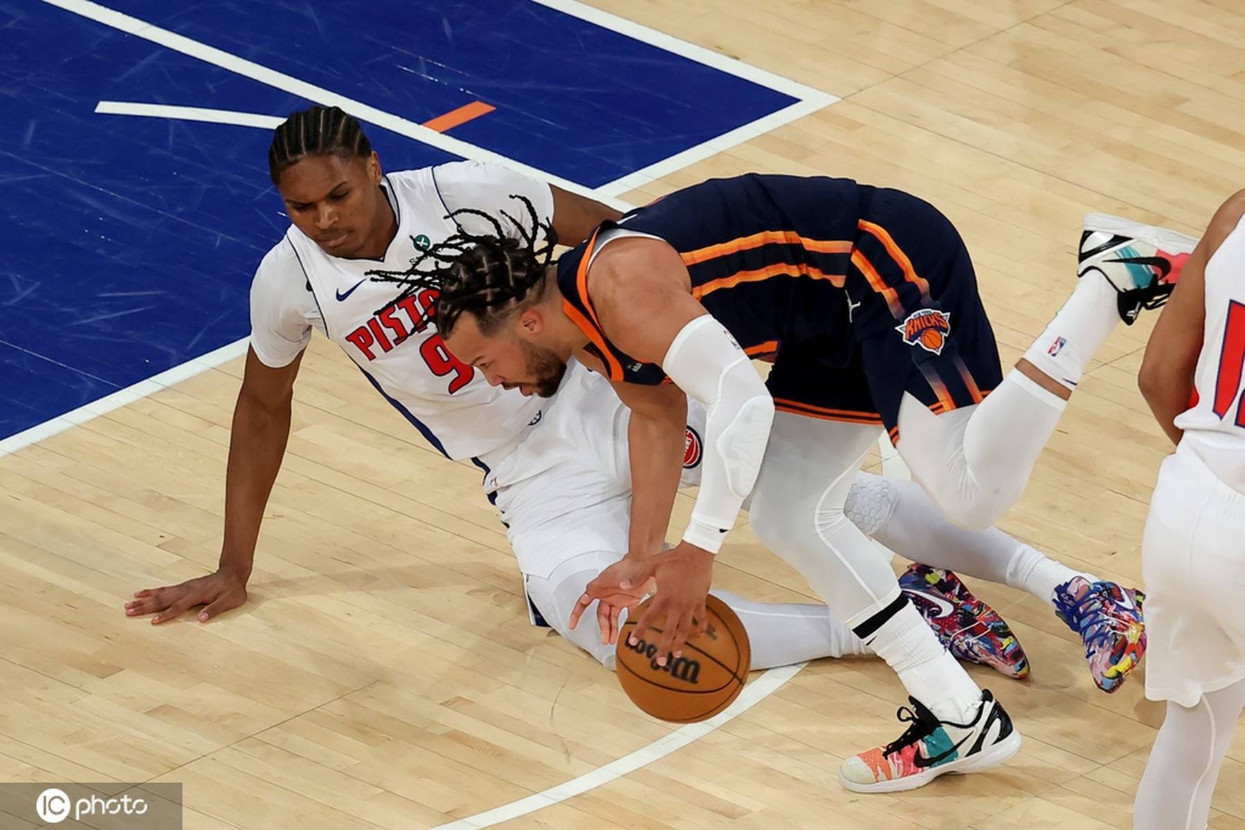 活塞力压篮网,取得系列赛首胜 活塞力压篮网,取得系列赛首胜