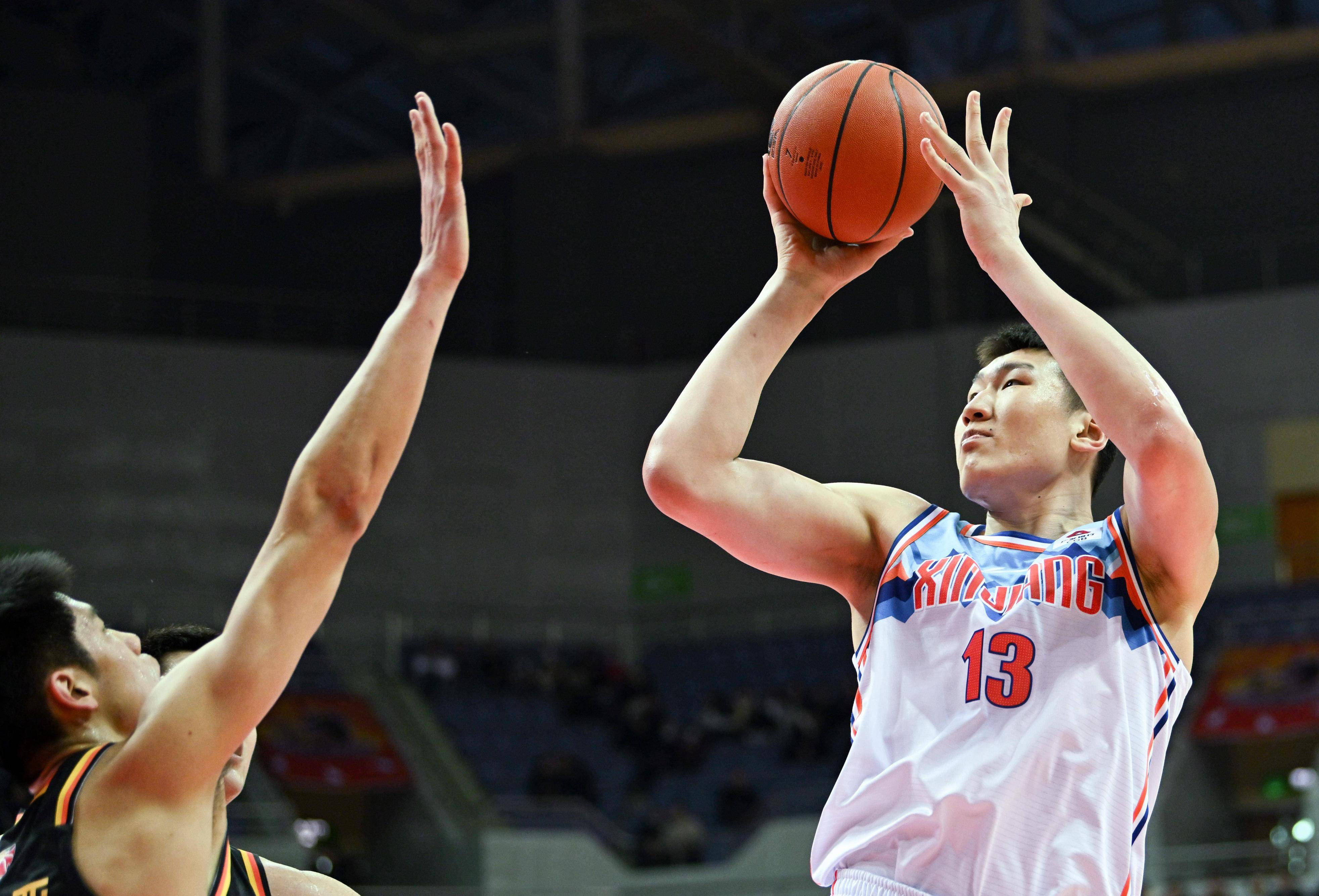 爱游戏-山东男篮取得胜利,全队士气高涨