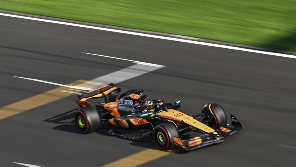 包含梅赛德斯险胜法拉利,皮亚斯特里关键制胜的词条 包含梅赛德斯险胜法拉利,皮亚斯特里关键制胜的词条